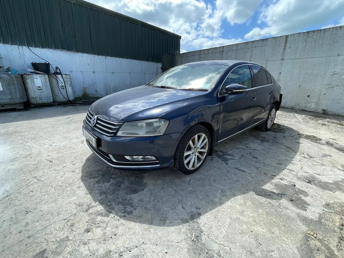 2012 vw Passat - Image 3
