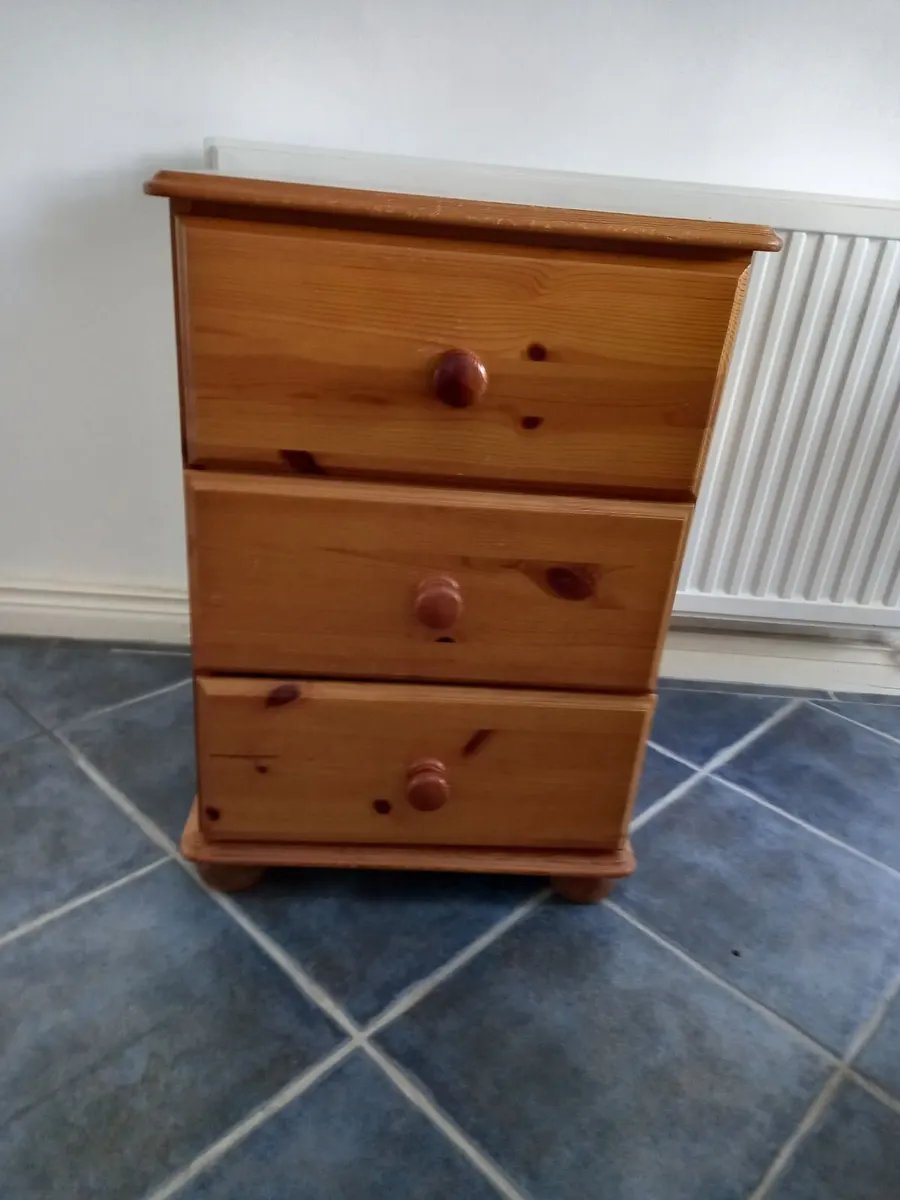 2 bedside pine lockers - Image 1