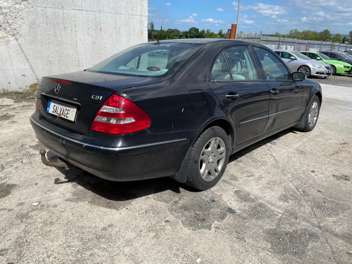2006 Merc e220 - Image 2