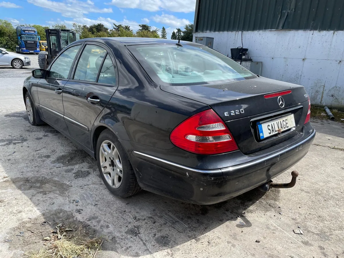 2006 Merc e220 - Image 3