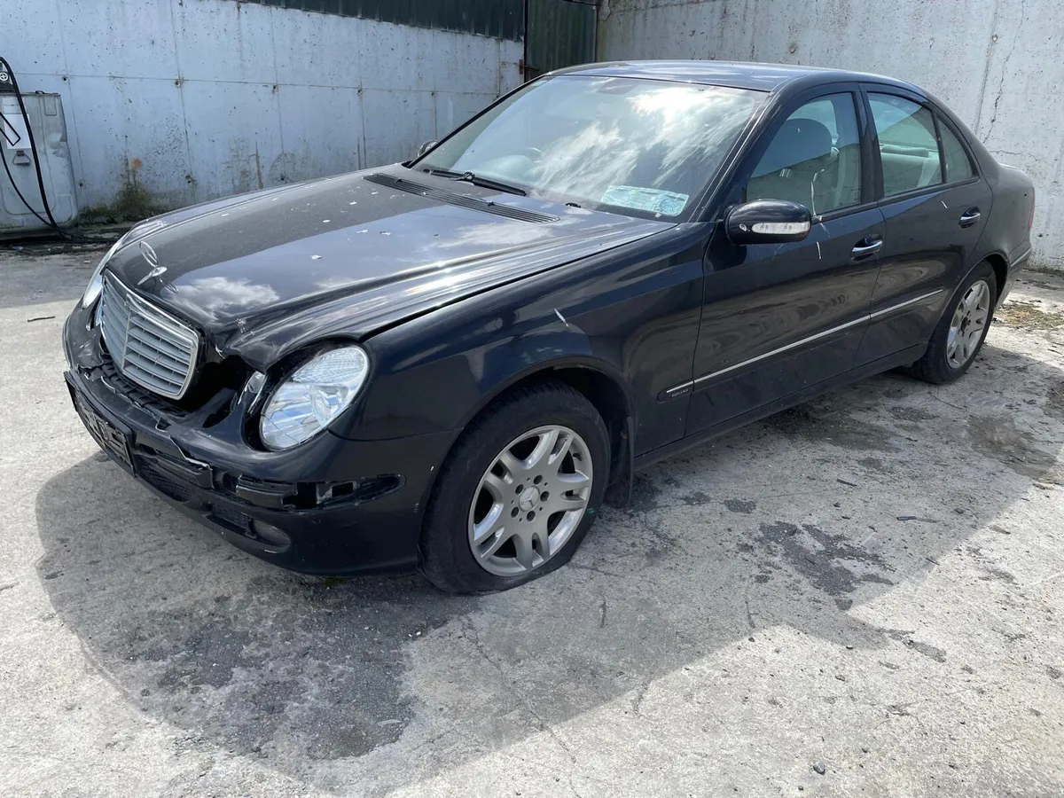 2006 Merc e220 - Image 4