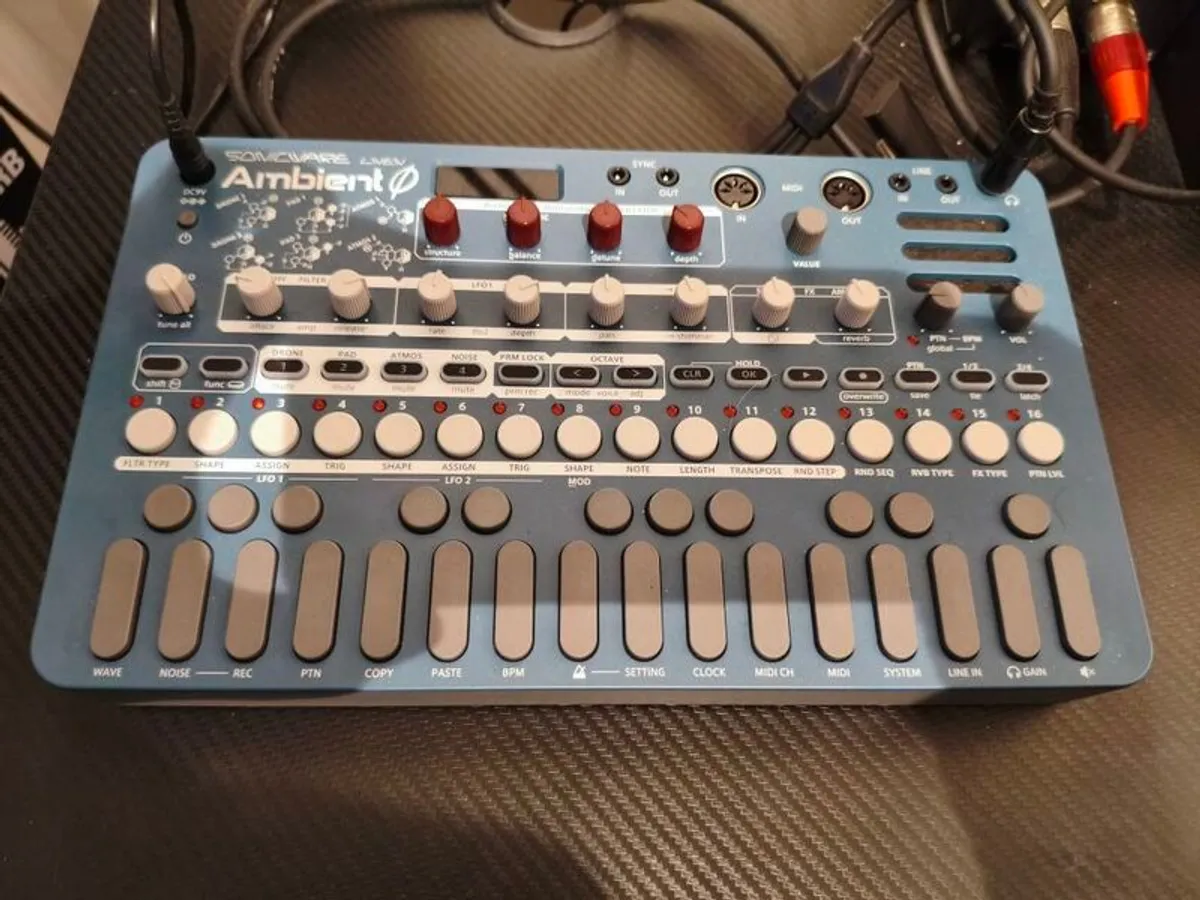 midi keyboard and synth bundle - Image 2