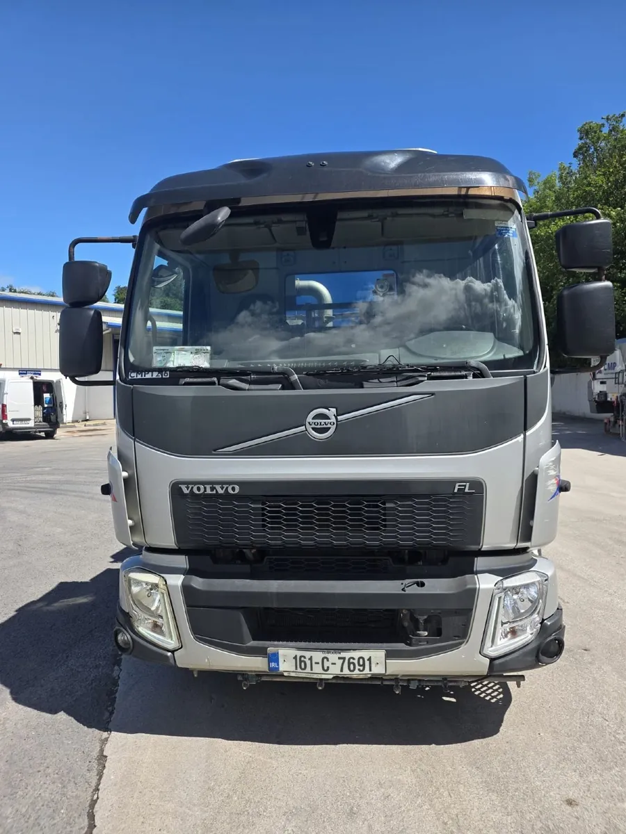 Road Sweeper- Volvo Johnston  2016 - Image 2