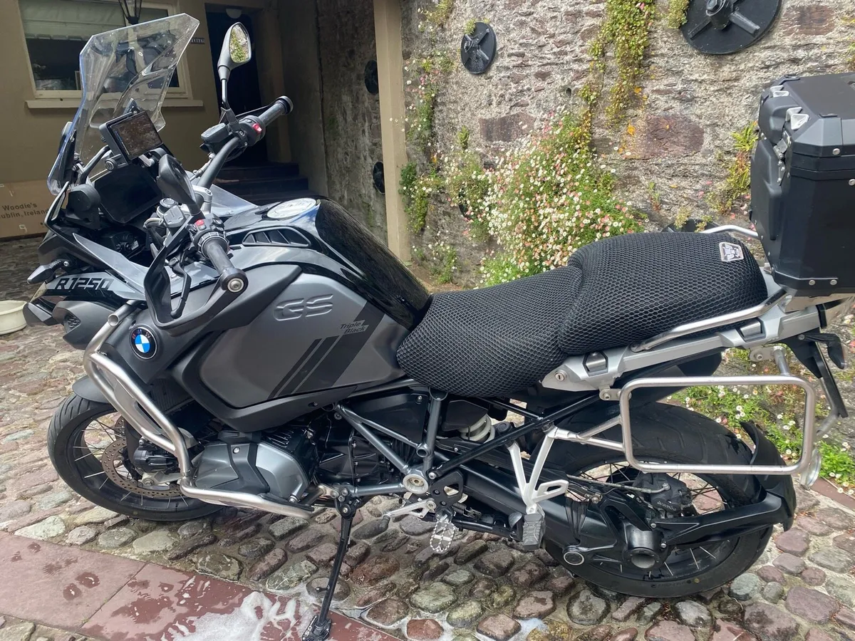 BMW R1250  GS Adventure TE Triple Black 19250kM - Image 3