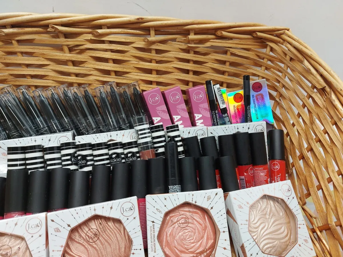 Online Cosmetics & Gloves Auction - Image 3