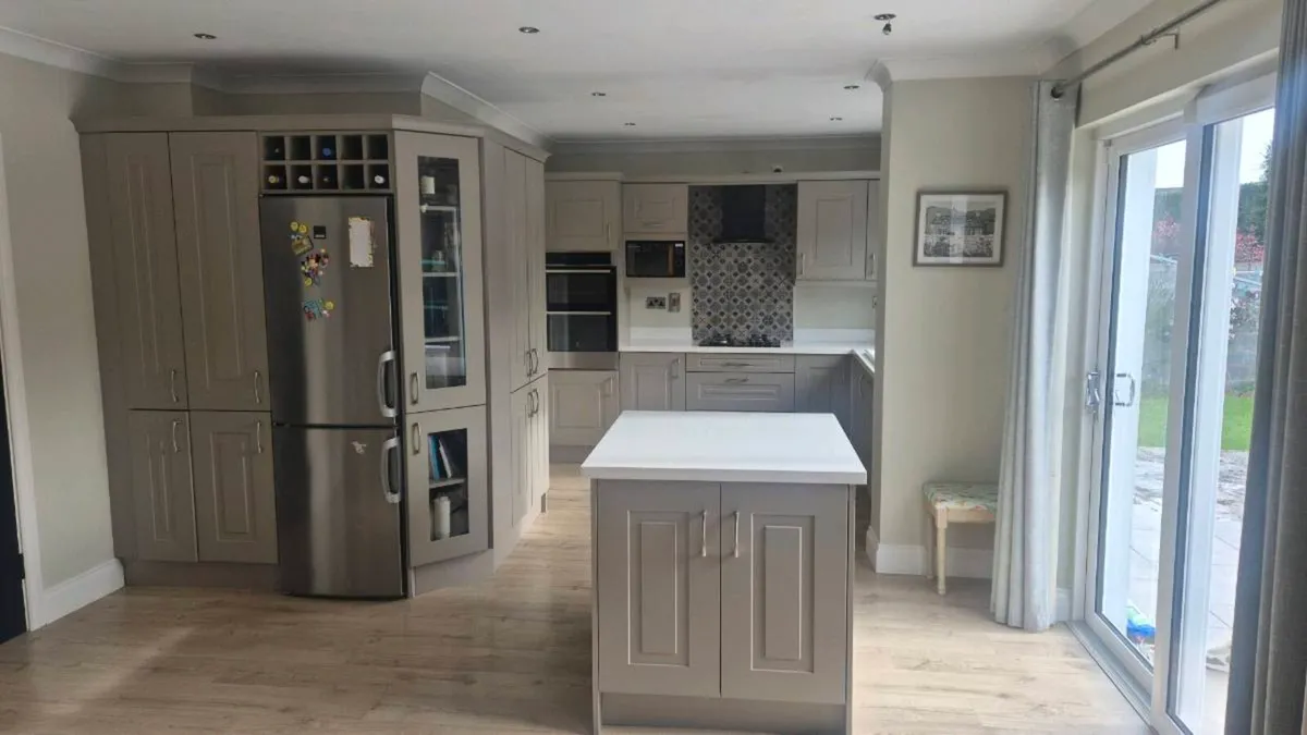 Full Kitchen - Image 1
