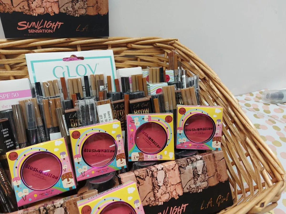 Online Cosmetics & Gloves Auction - Image 3