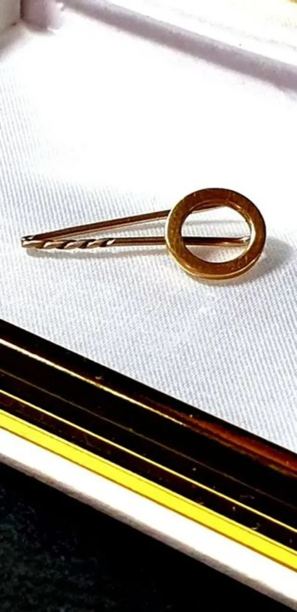Vintage 9ct Gold Tie Pin - Image 2