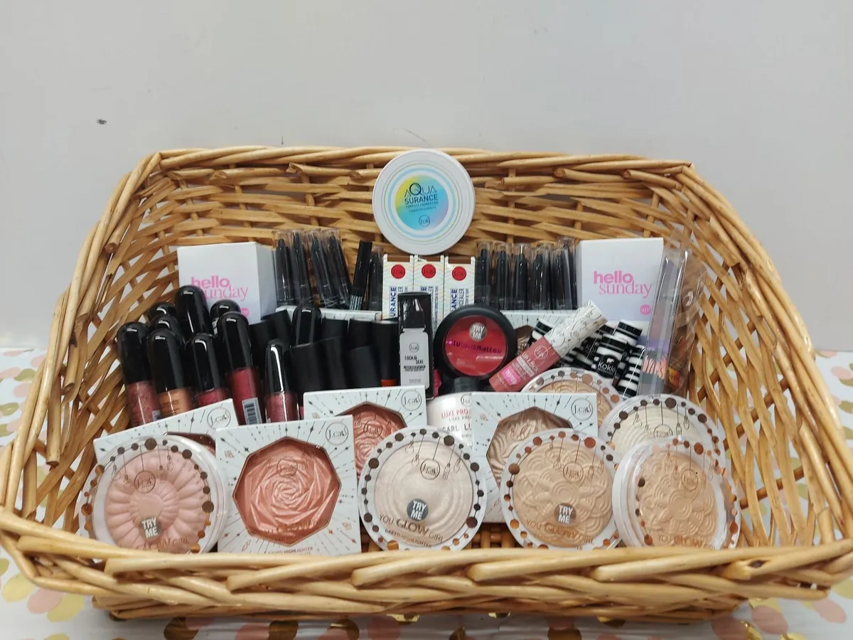 Online Cosmetics & Gloves Auction - Image 2