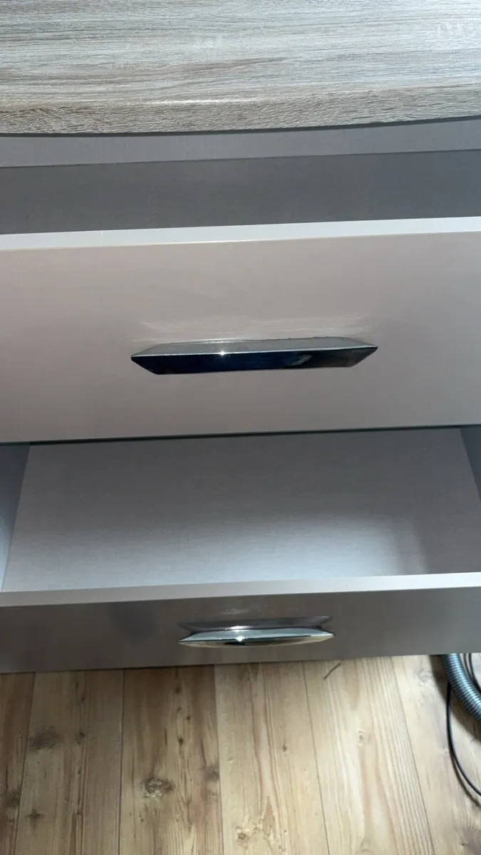 Wardrope,Chest of draws & 2 bedside lockers. - Image 2