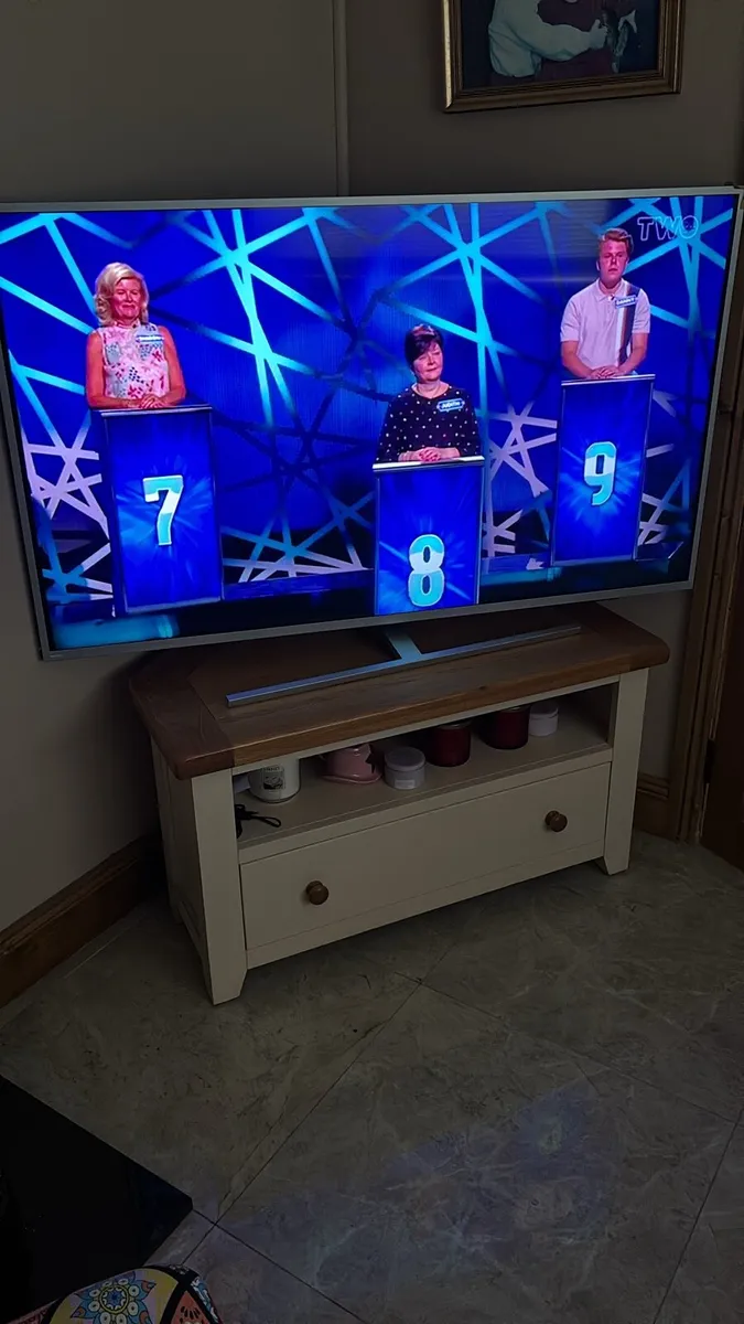 Philips ambilight 58”smart tv - Image 2