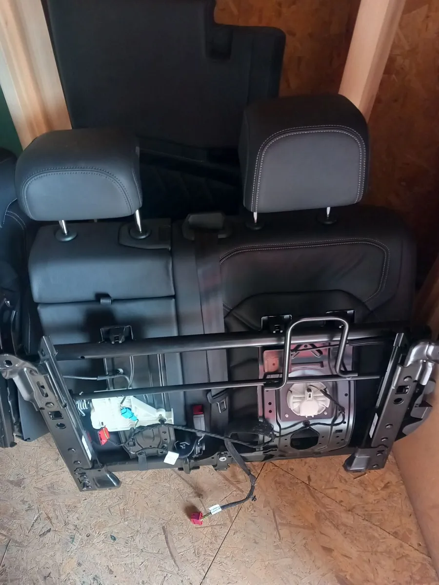 Car seats - Image 1