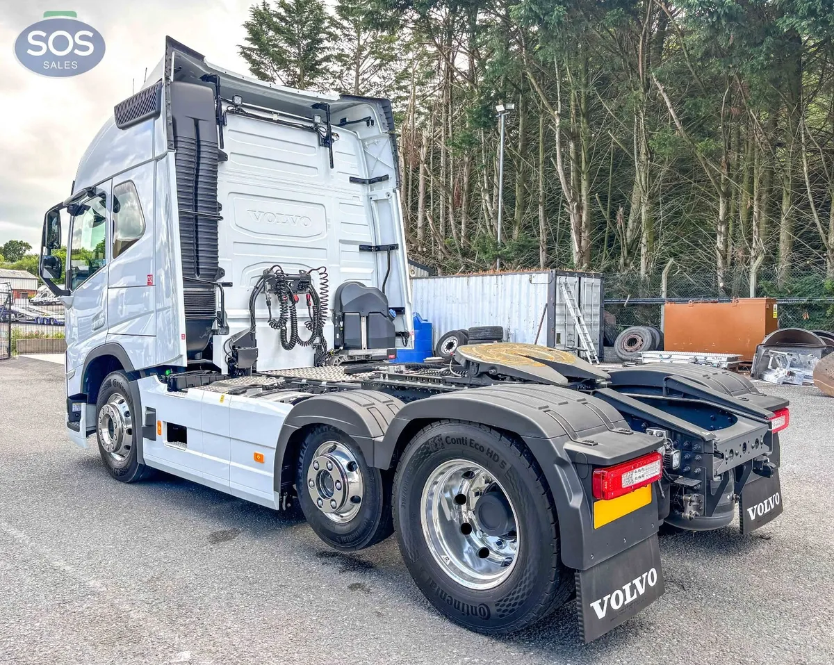 2026 Volvo FM500 6×2 Tractor Units - Image 3