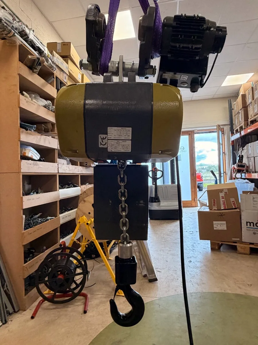 Hoist GIS EME300 c/w Power travel trolley - Image 2