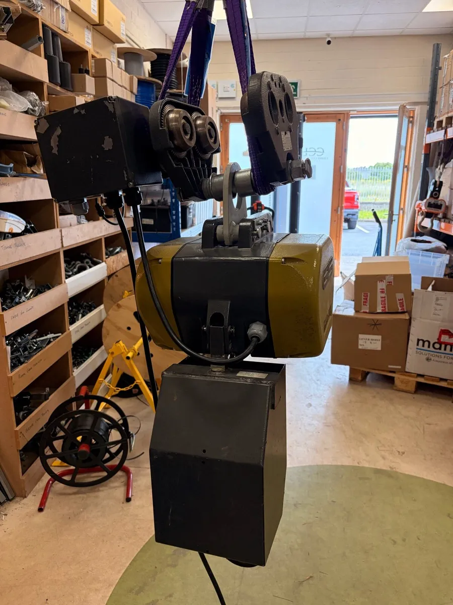 Hoist GIS EME300 c/w Power travel trolley - Image 4