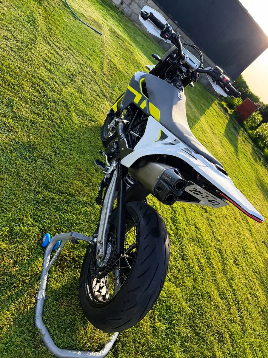 Husquvana 701 Supermoto - Image 2
