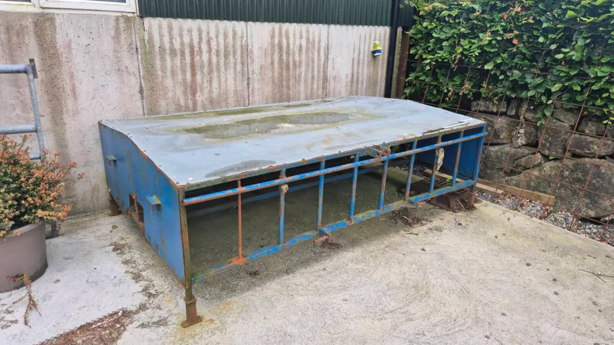 Lamb creep feeder - Image 1