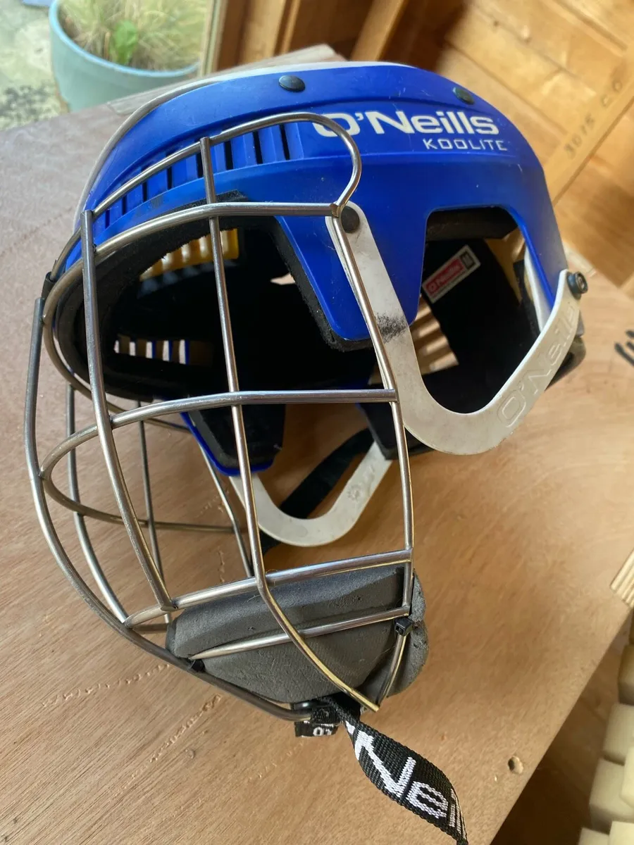 Hurling Oneills Helmet - Image 4