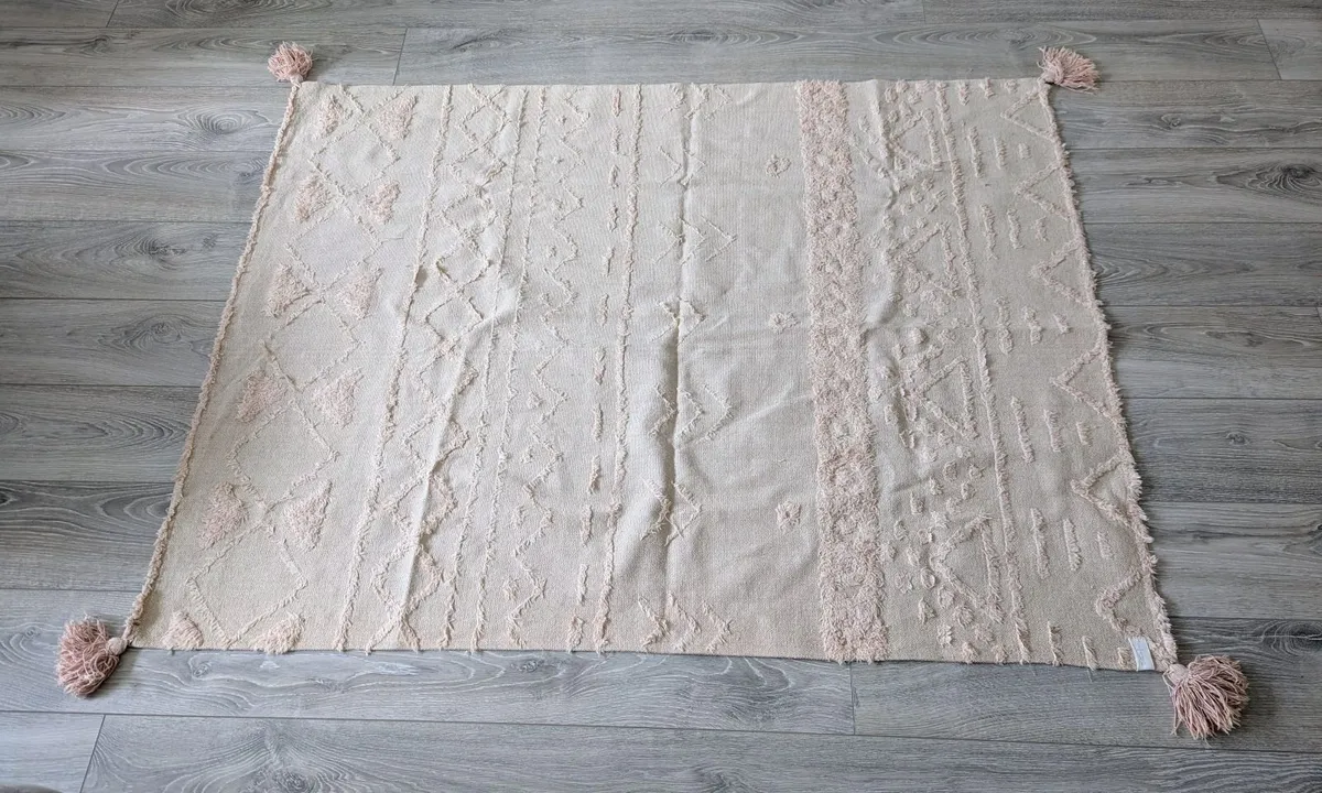 Two free washable wool rugs - Image 3
