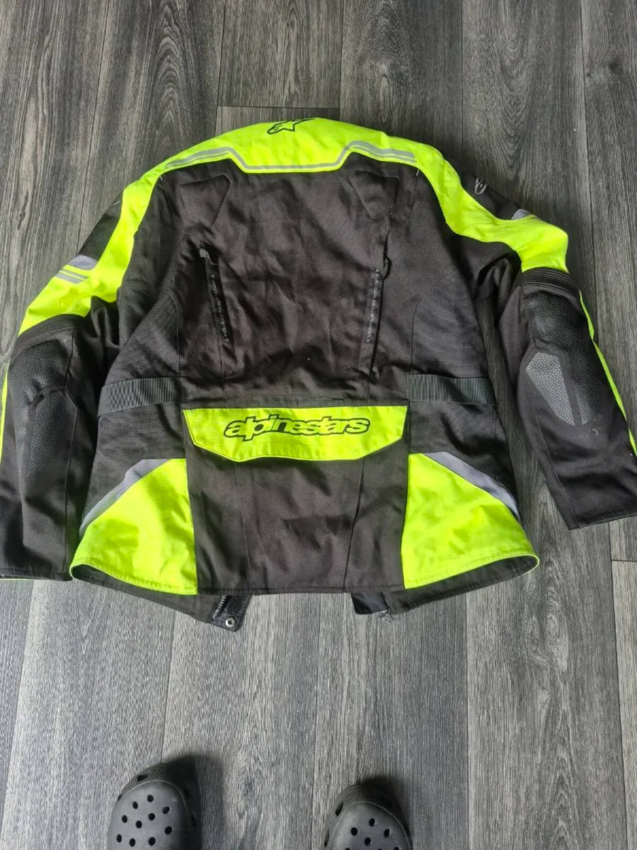 Alpinestar motorcycle Jacket,size medium - Image 2