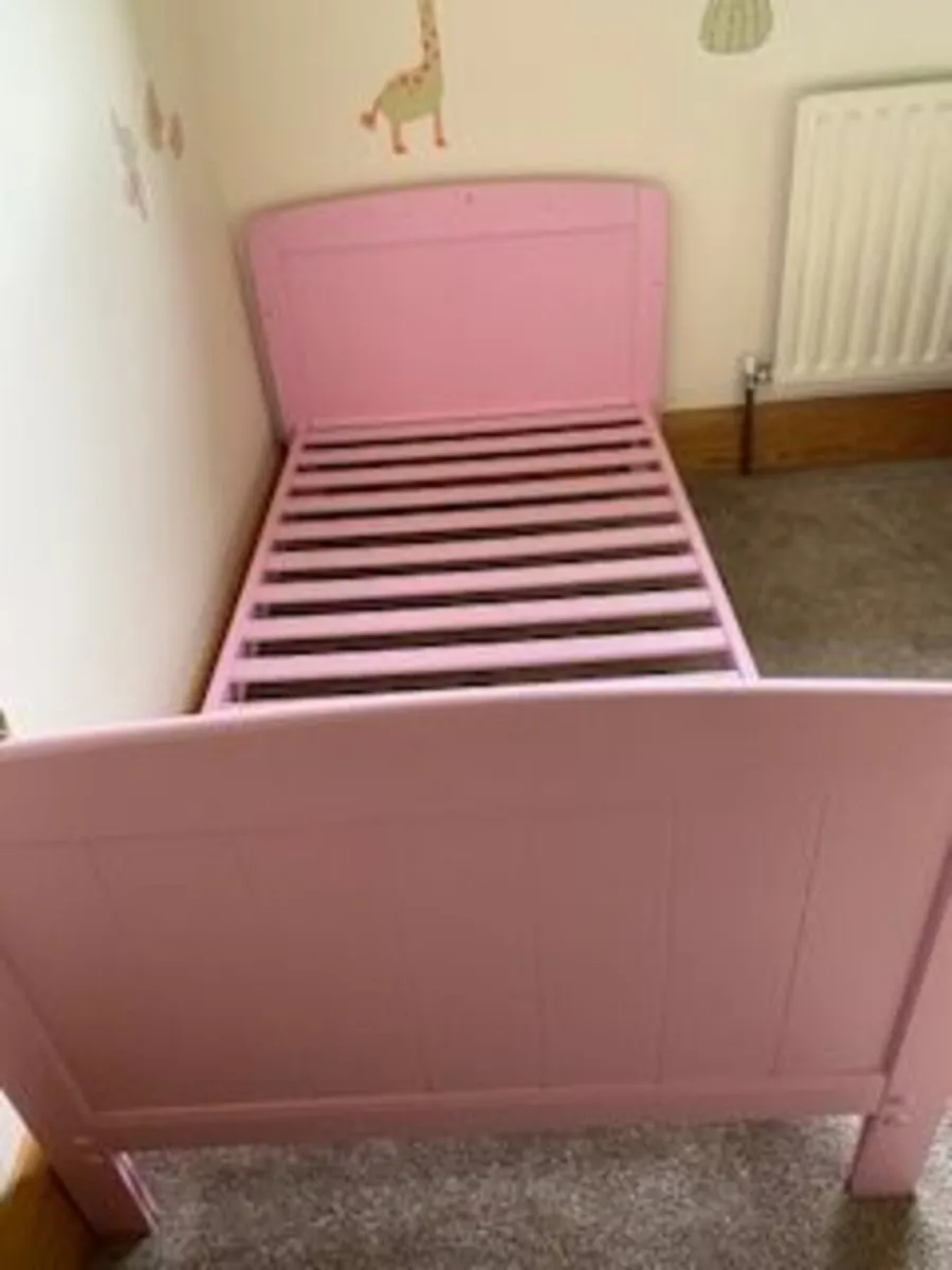 Pink bed - Image 2