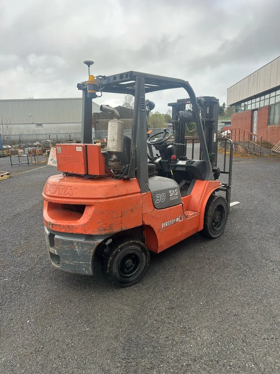 3 ton Toyota pyroban forklift-ATEX - Image 3