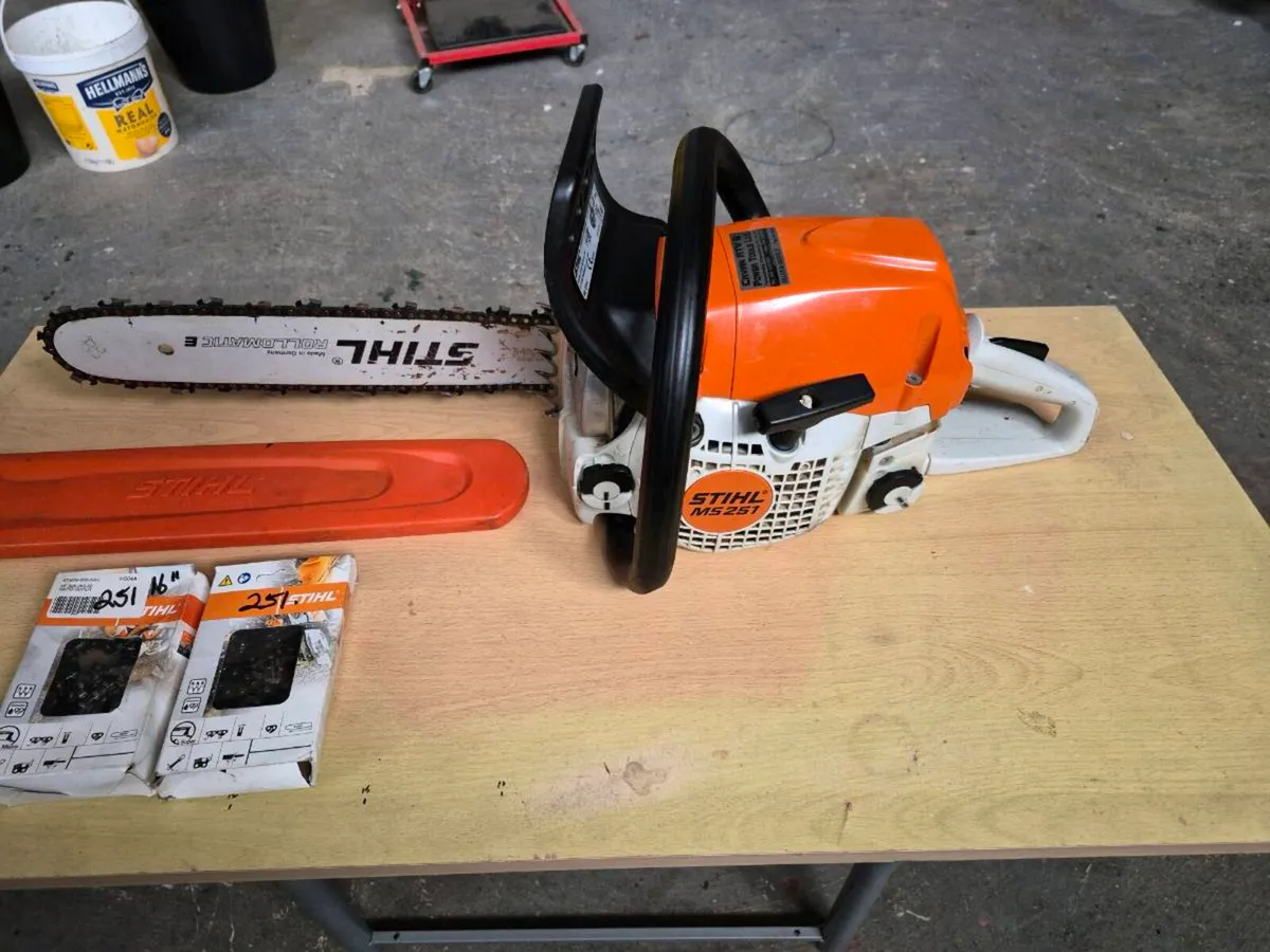 Stihl Chainsaw MS 251 - Image 1
