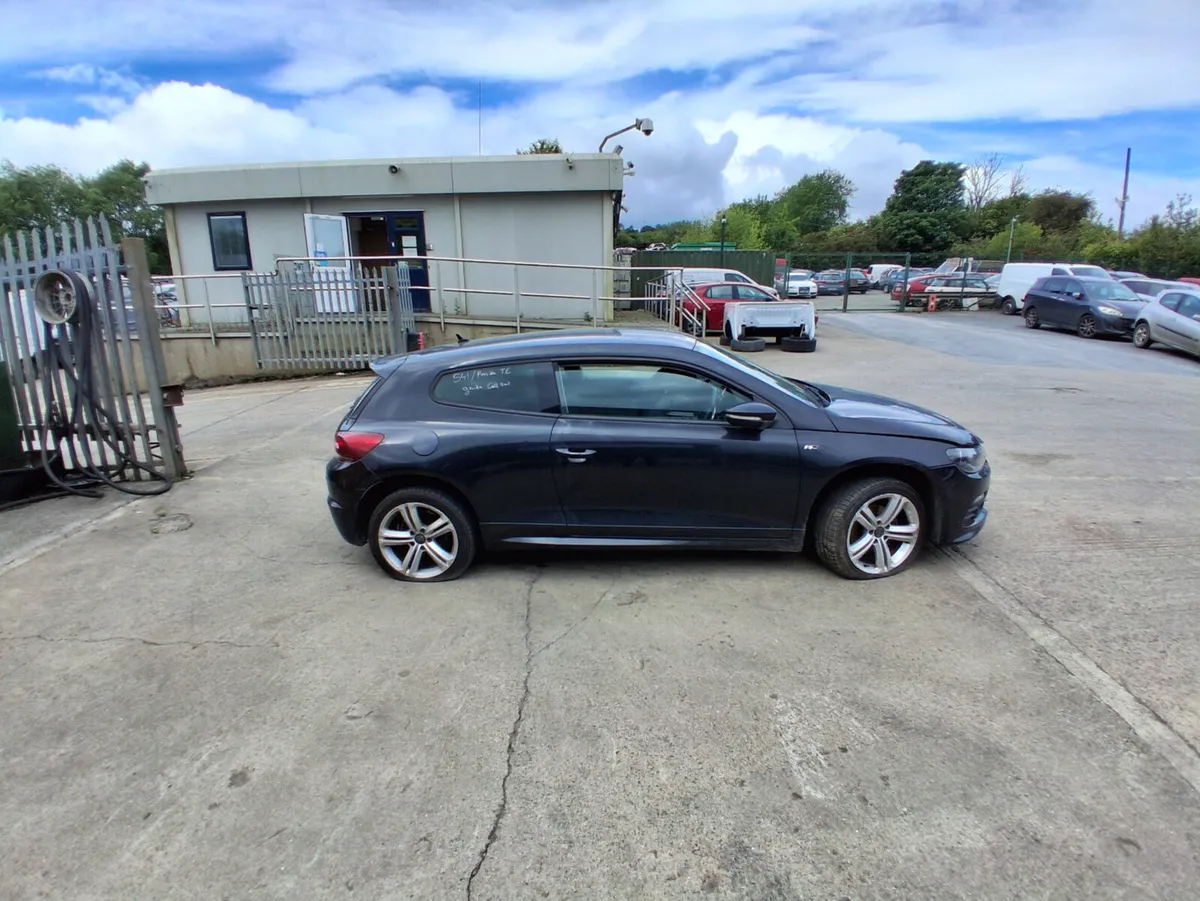 2011 VW SCIROCCO  (for parts only) - Image 4