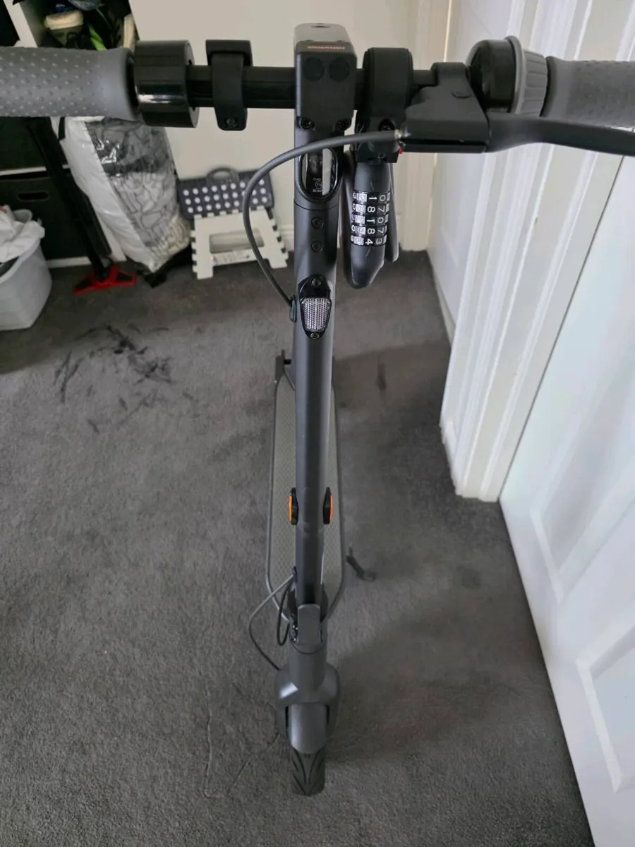 Ninebot KickScooter MAX G30E II - Image 2