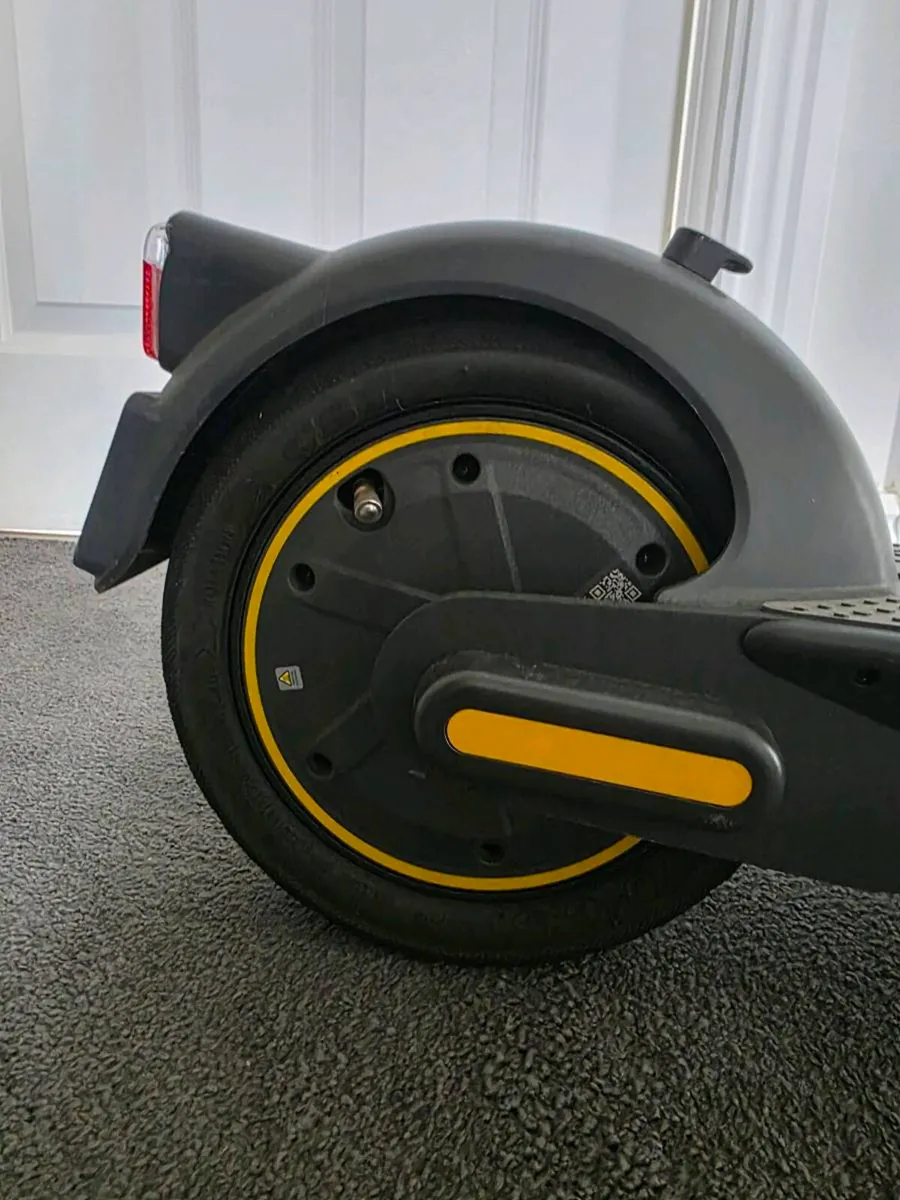 Ninebot KickScooter MAX G30E II - Image 4
