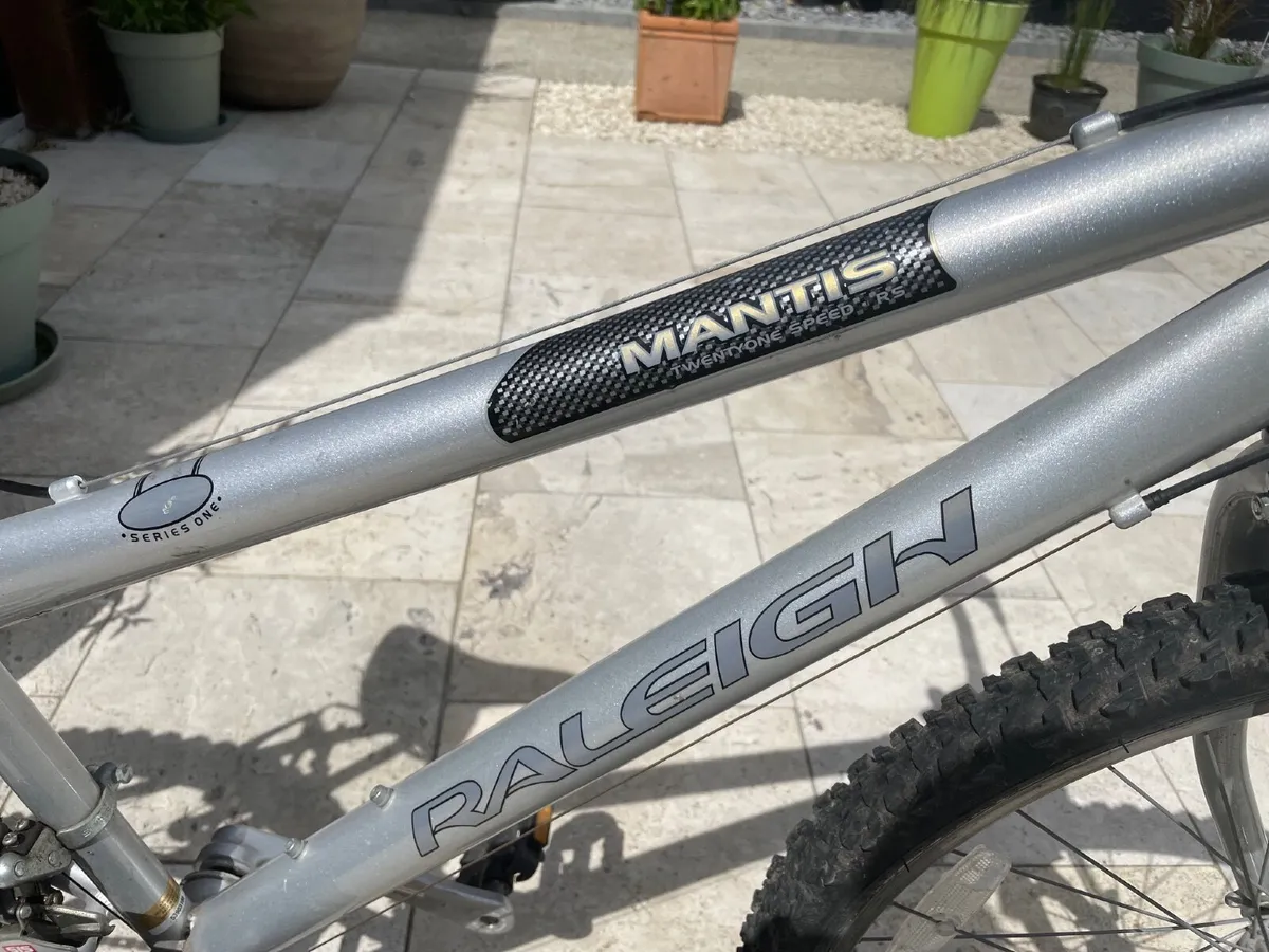 Raleight Mantis 21 gear bike - Image 1