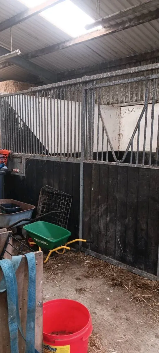 Stable fronts - Image 1