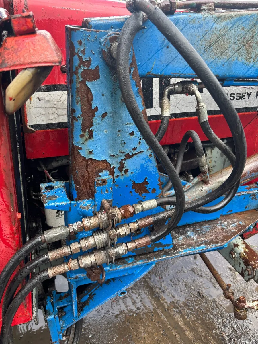Loader for Massey tractor - Image 2