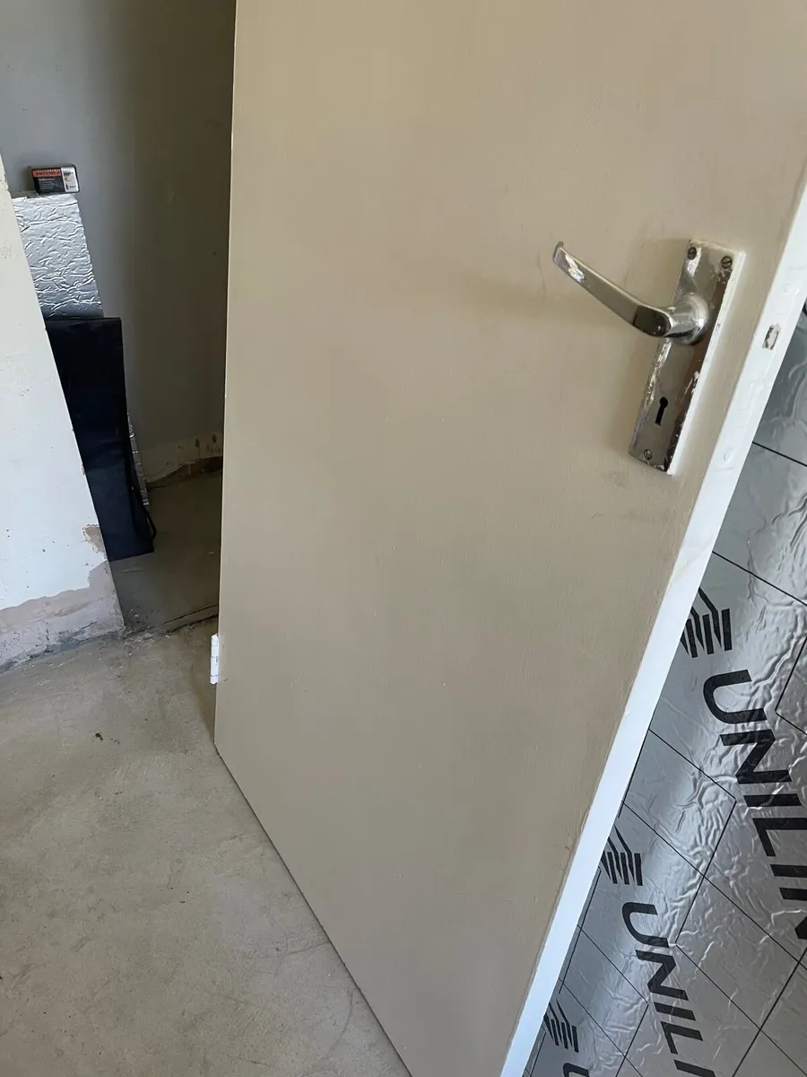 Door - Image 2
