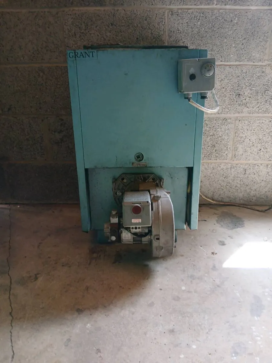 Grant 90-120 oil boiler - Image 1