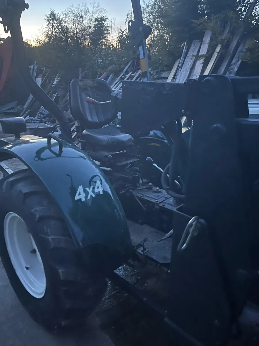 Compact tractor - Image 4