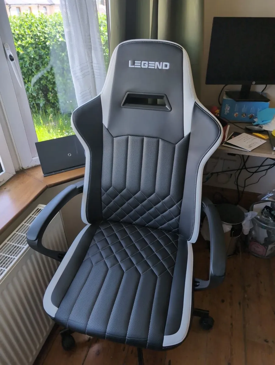 Gaming chair - Image 1