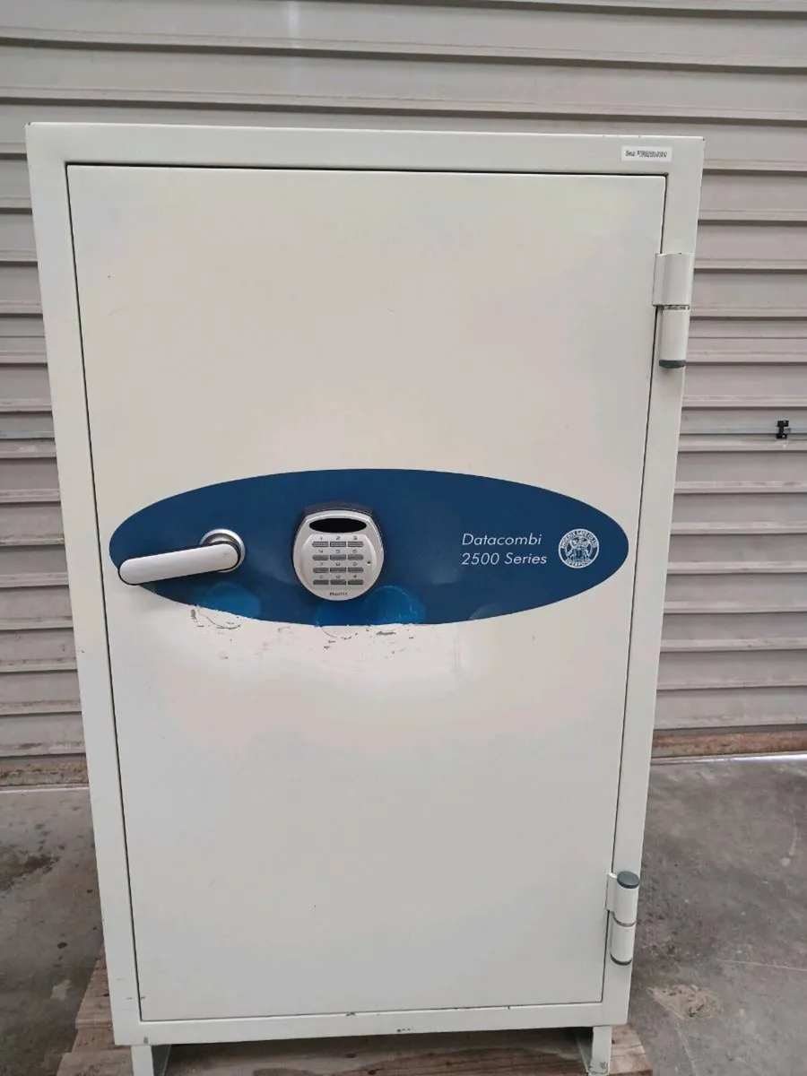 Phoenix Datacombi 2 Hour Fireproof Safe - Image 1