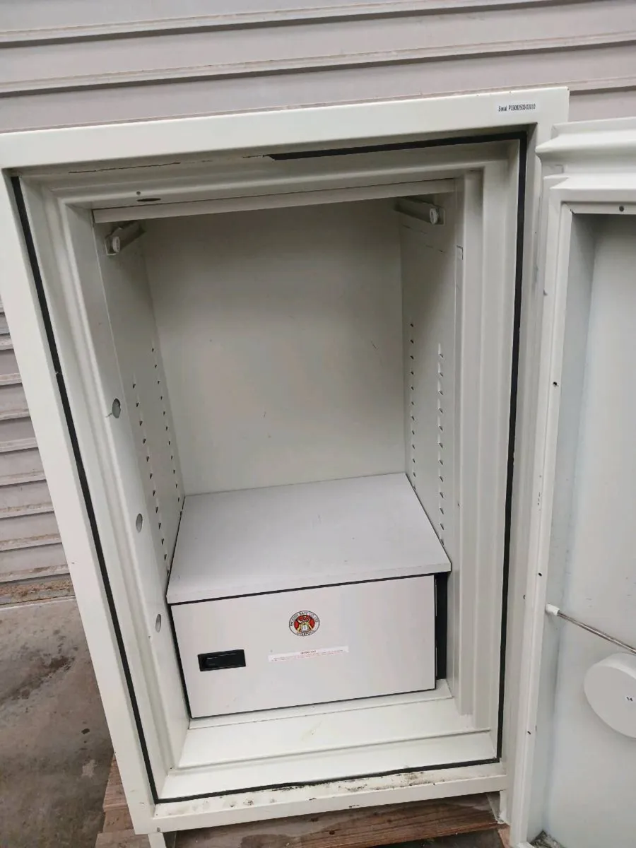 Phoenix Datacombi 2 Hour Fireproof Safe - Image 2