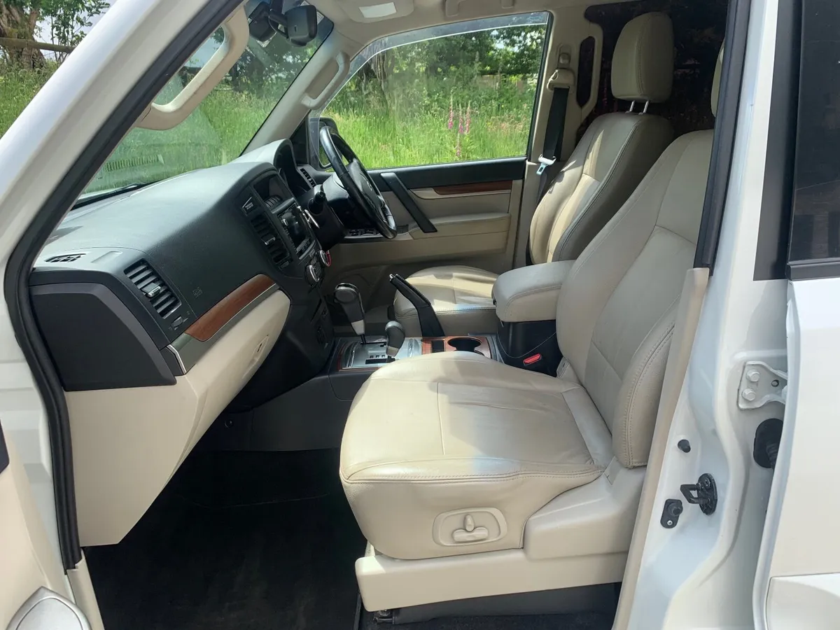 Mitsubishi Pajero 2014 - Image 4