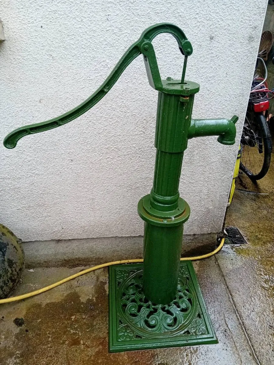 GARDEN WATER PUMP - Image 1