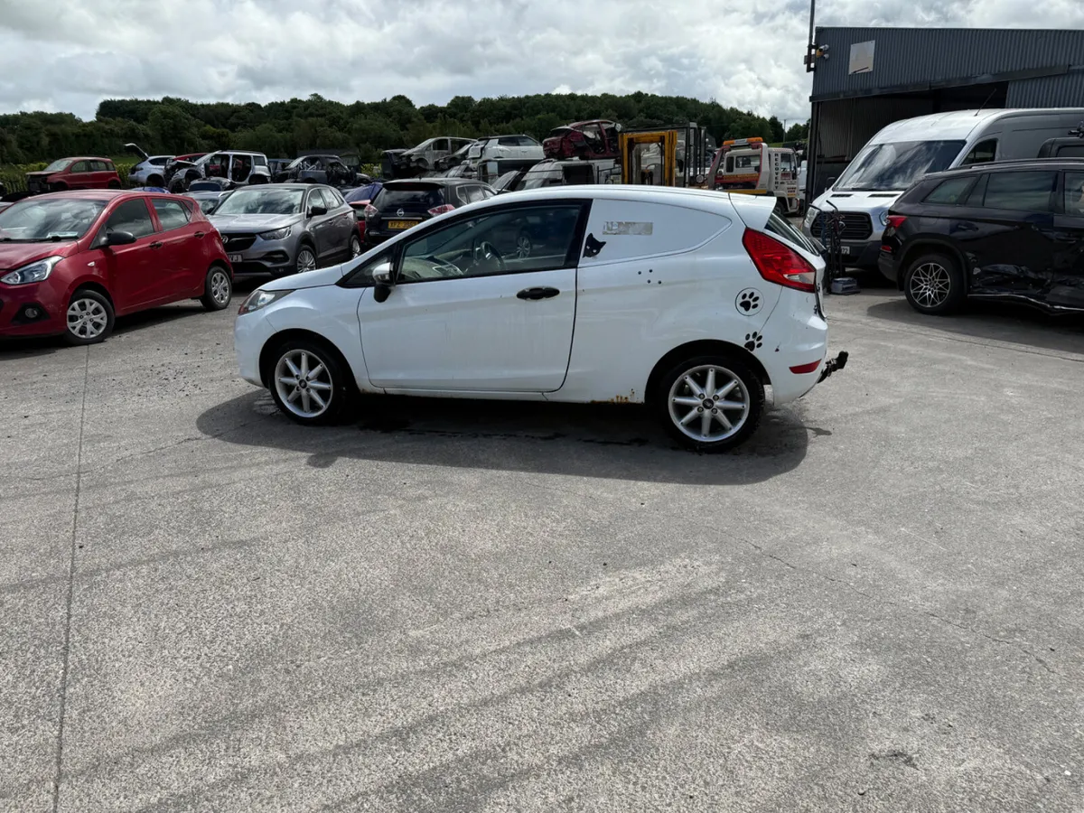 2011 Ford Fiesta Van 1.4 TDCI - Image 4