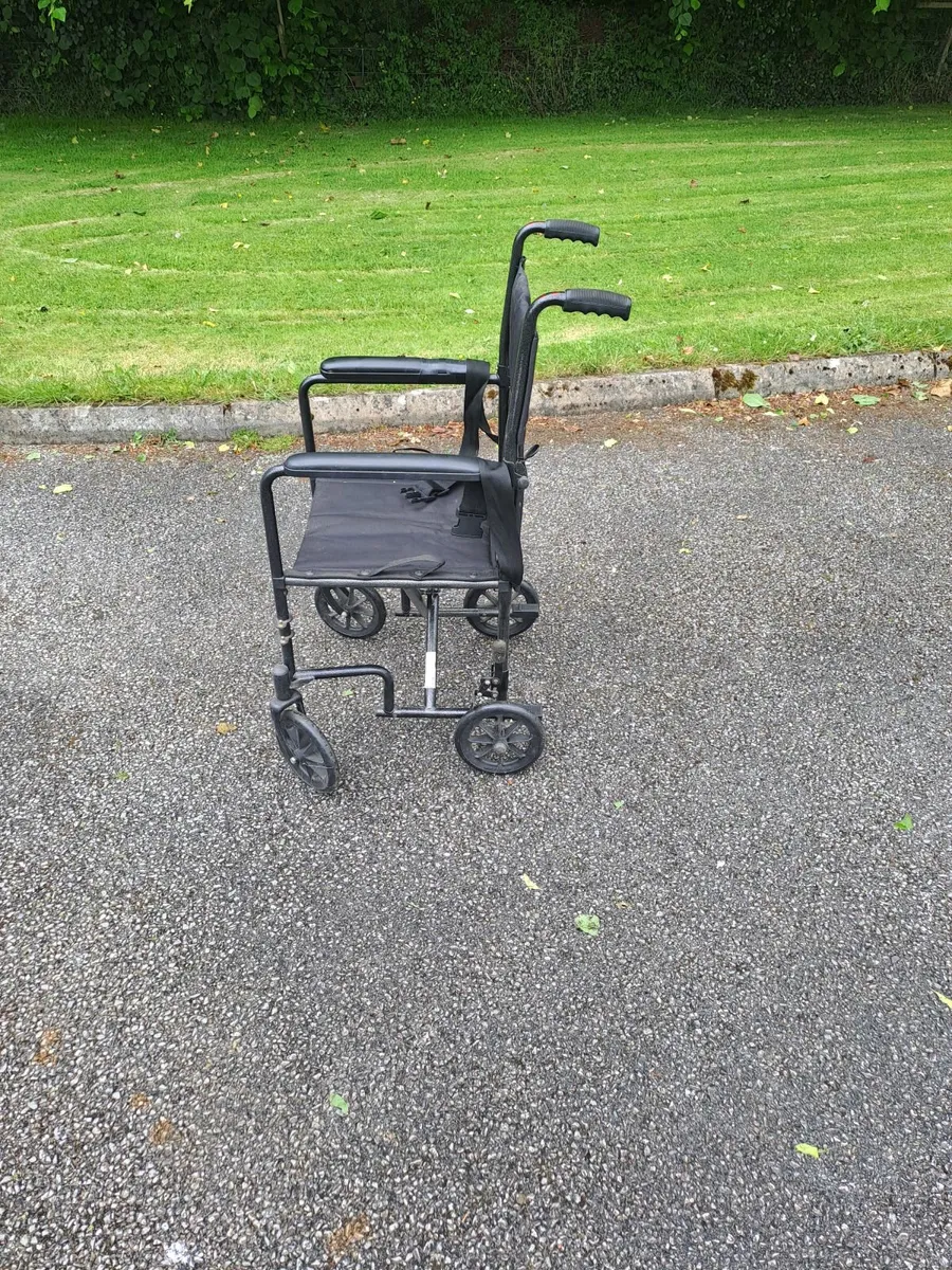 Drive Medical Lightweight Folding Wheelchair - Image 2