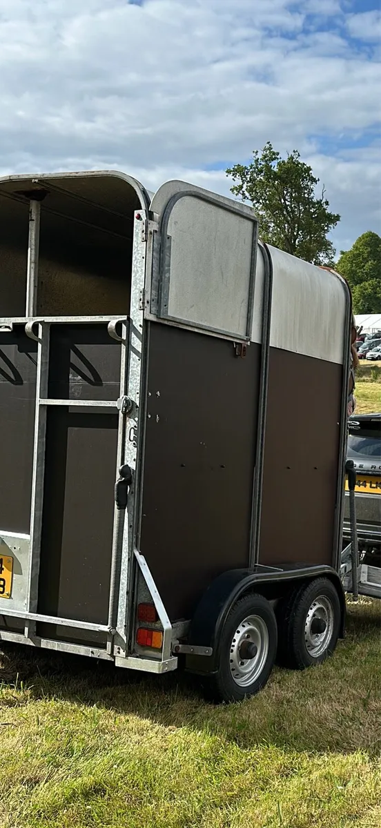 Horse trailer - Image 2
