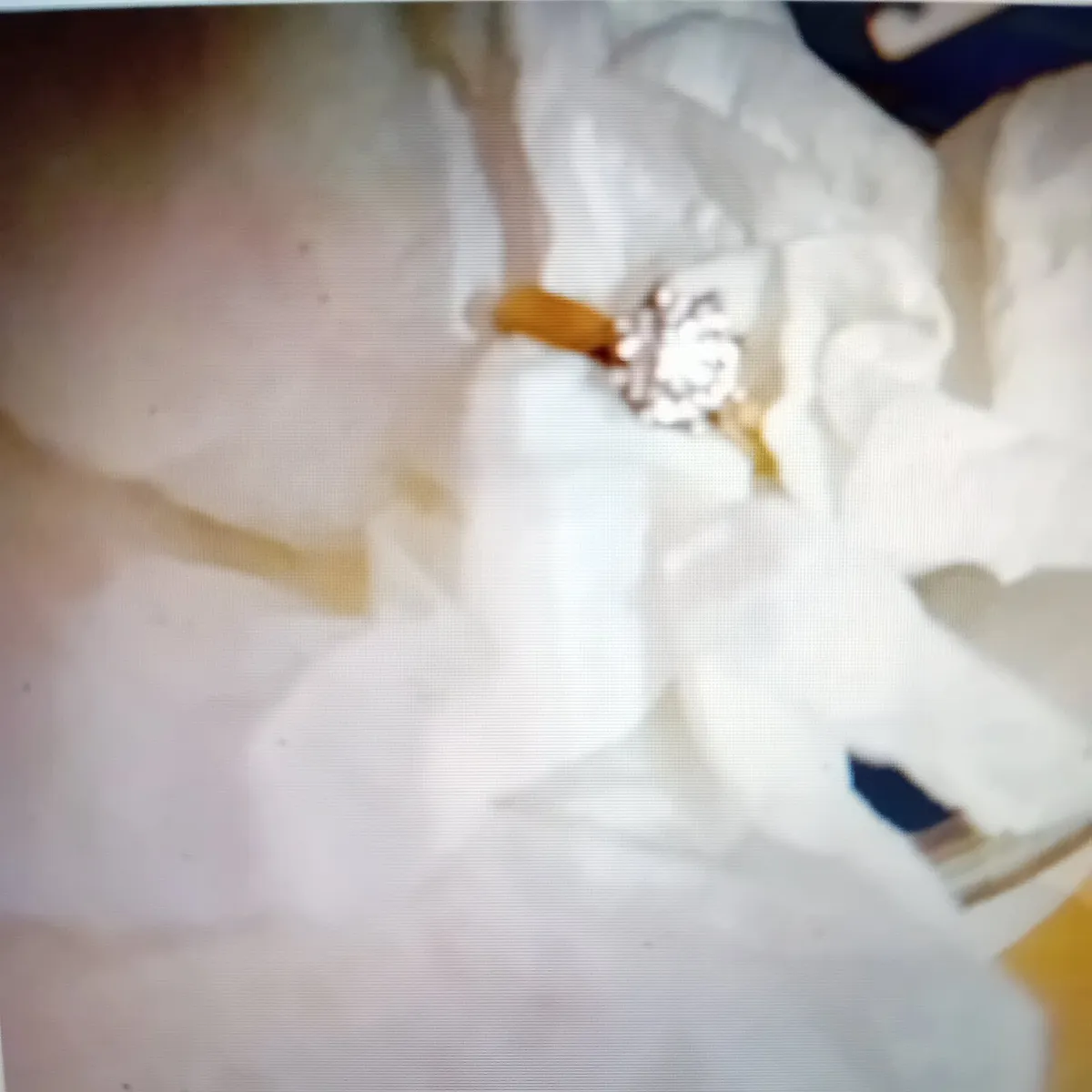 9 CT Gold Solitaire Engagement rings - Image 1