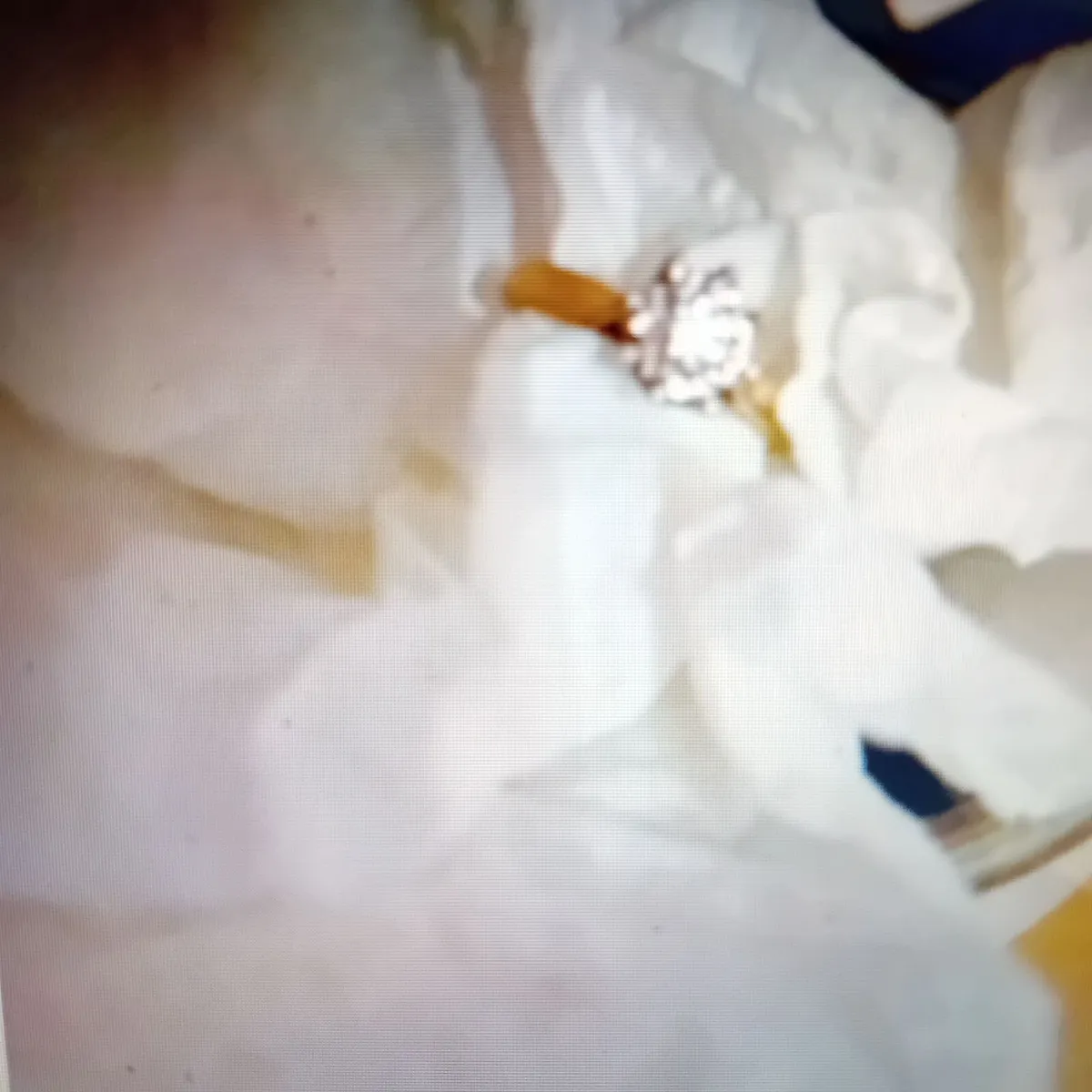 9 CT Gold Solitaire Engagement rings - Image 2