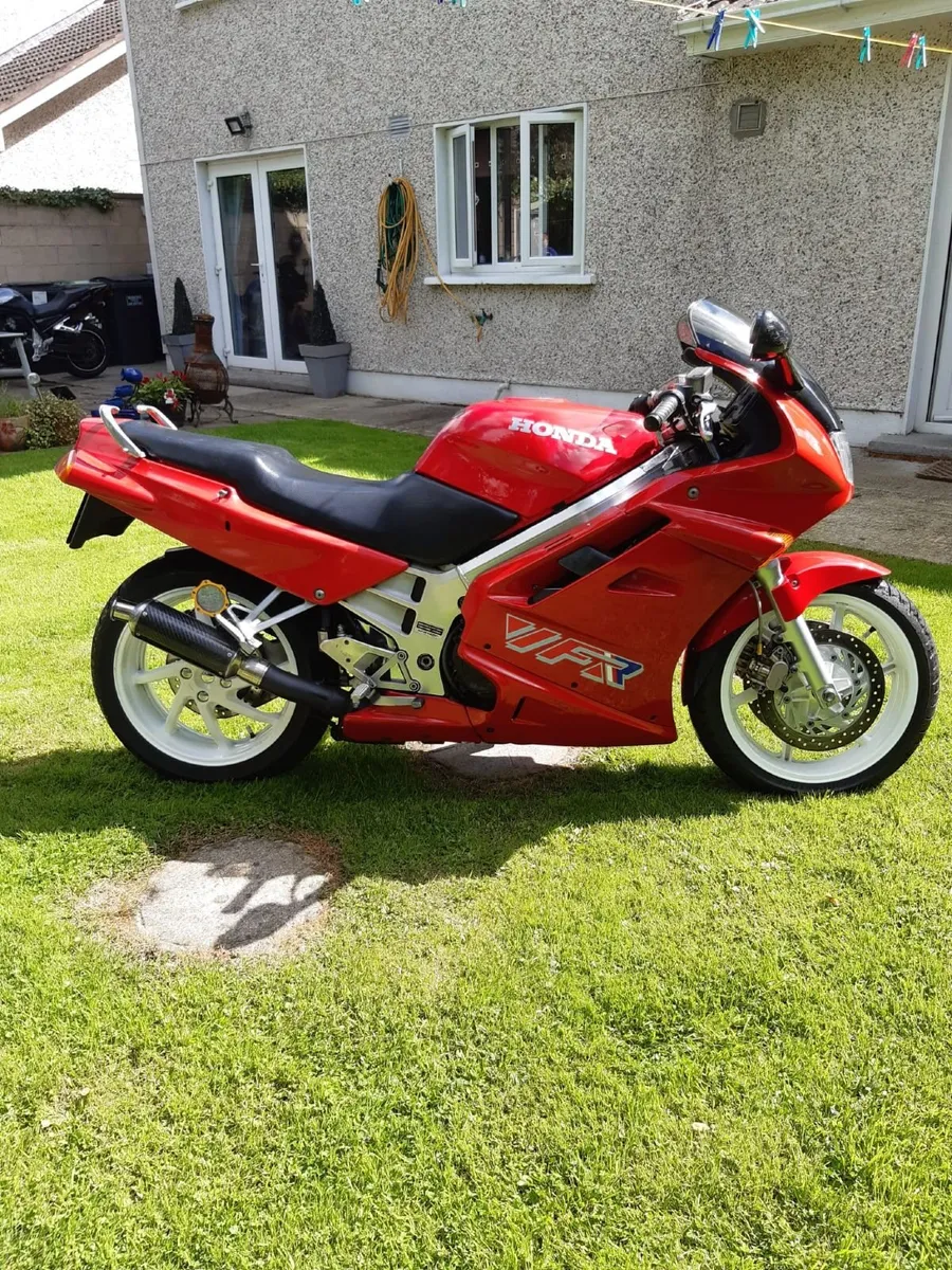 Honda VFR 750 F 1990 - Image 1
