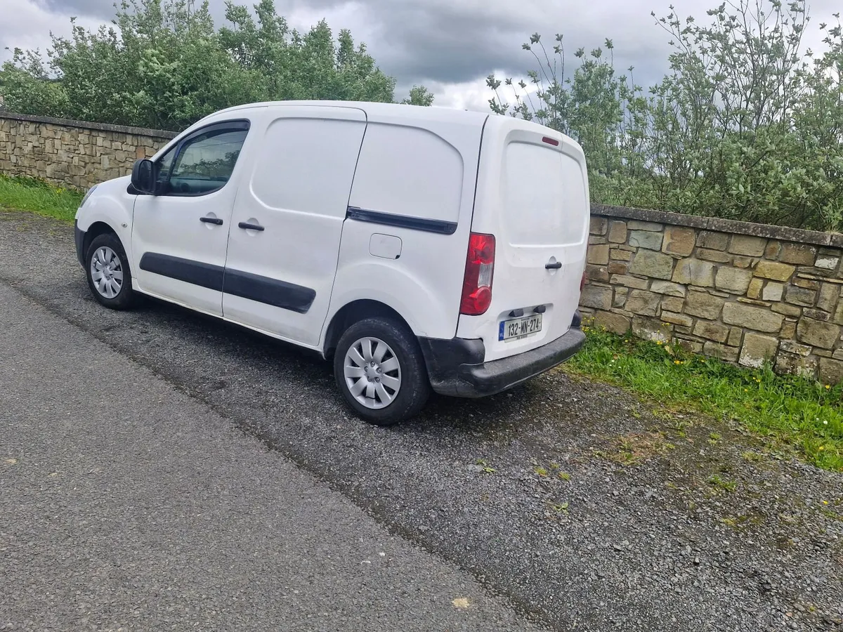 CITROEN BERLINGO 2013 , DOE DECEMBER . 3 SEATS - Image 2