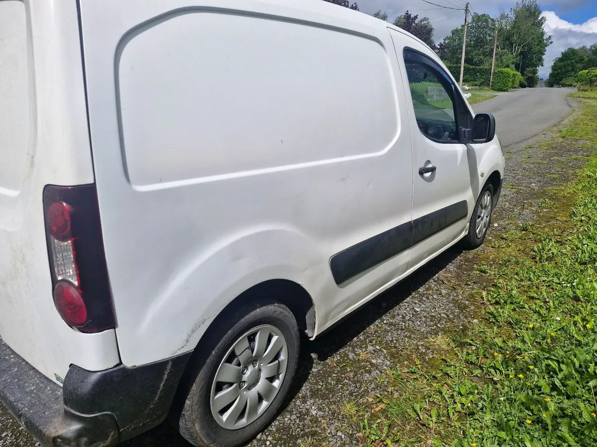 CITROEN BERLINGO 2013 , DOE DECEMBER . 3 SEATS - Image 3