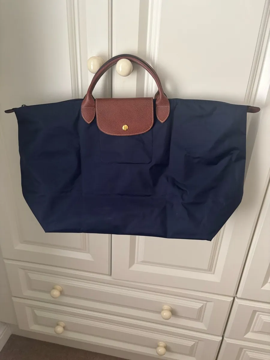 New longchamp navy weekend bag - Image 1
